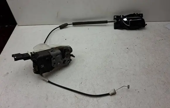 Peugeot 5008 Front door lock PSA732290 A04099 7050W076417