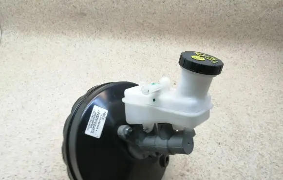 Dacia Spring Master brake cylinder 472106568R