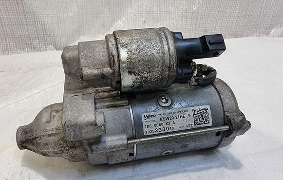 Opel Crossland X Starter motor 9825233080