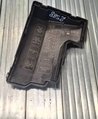 Nissan X-Trail T31 Fuse box cover JG00B
