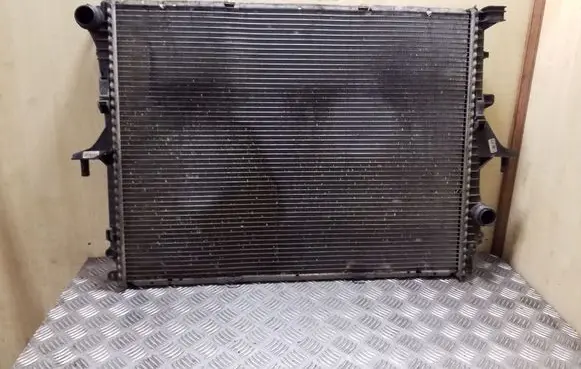 Audi Q7 4L Coolant radiator 7L6121253B K262100601