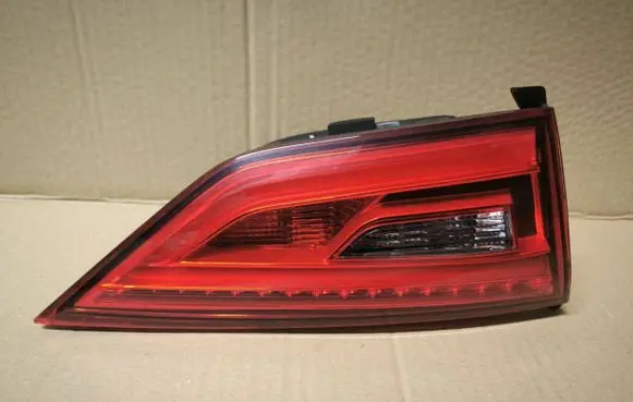 Audi A3 S3 8V Tailgate rear/tail lights 8V5945093J 81220112 81320112