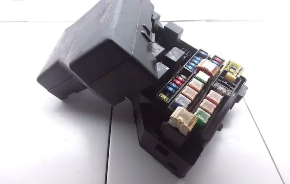Volvo S40, V40 Fuse module 30859714 72541985