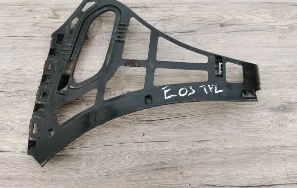 Volkswagen Eos Rear bumper mounting bracket 1Q0807178