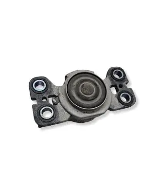 Volvo V70 Engine mount bracket 