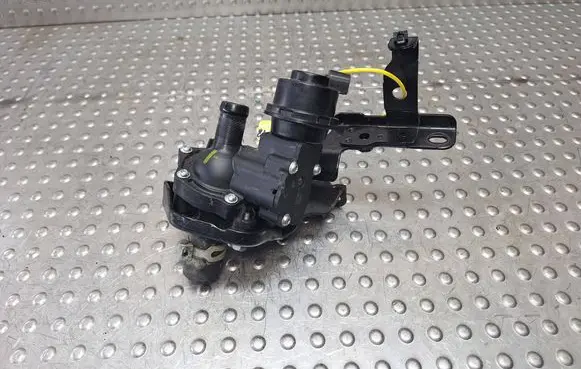 Nissan Qashqai J12 Thermostat/thermostat housing 922306682R