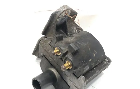 Mercedes-Benz 190 W201 High voltage ignition coil 0001585403