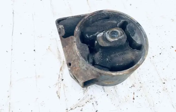 Engine mount bracket