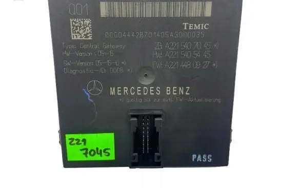 Mercedes-Benz S W221 Gateway control module A2215407045