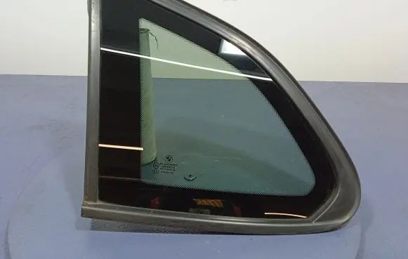 Rear side window