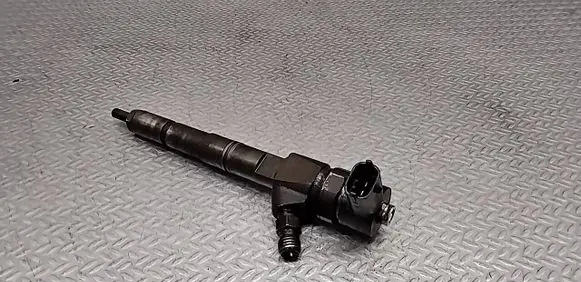 Opel Insignia A Fuel injector 0445110327