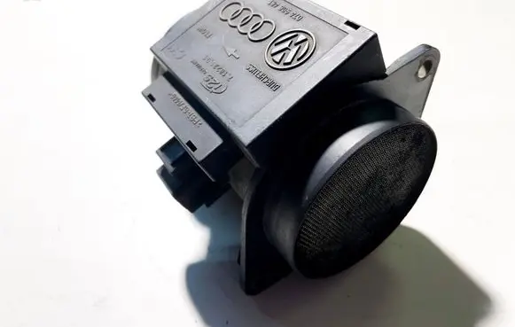 Volkswagen PASSAT B5 Mass air flow meter 074906461
