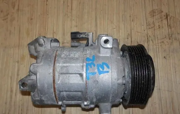 Nissan X-Trail T32 Air conditioning (A/C) compressor (pump) 92600HV80A