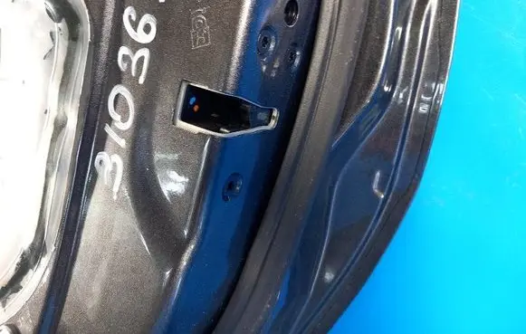 Ford Focus Front door lock F1EZ5426412A