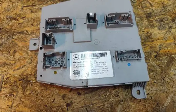 Mercedes-Benz C W205 Comfort/convenience module A2059003913 A2059013904 A2229024108