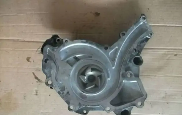 Mercedes-Benz SLK R171 Water pump MCD5949