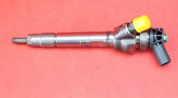 Toyota Avensis T270 Fuel injector 8514146
