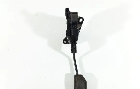 Toyota RAV 4 (XA30) Accelerator throttle pedal 7811042030 1988007280 7811142010