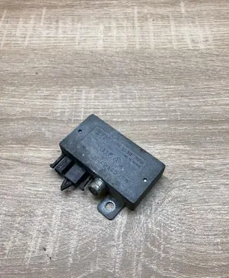 Volkswagen PASSAT B3 Aerial antenna amplifier 357035577