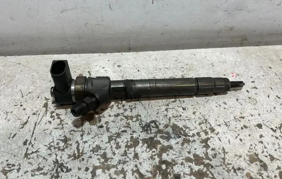 Mercedes-Benz E W211 Fuel injector 0445110177