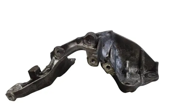 Mercedes-Benz C W205 A/C compressor mount bracket 147174072R