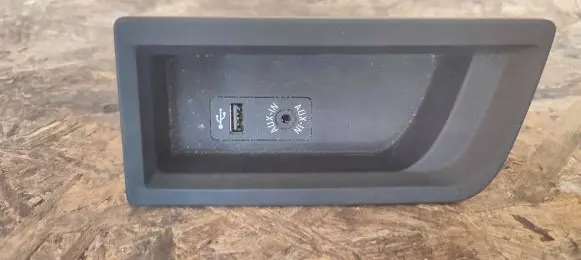 BMW 3 GT F34 USB socket connector 9207358 105026813 58450710