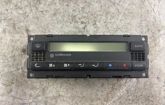 Volkswagen PASSAT B5.5 Climate control unit