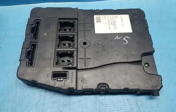 Renault Megane II Comfort/convenience module 8200306434