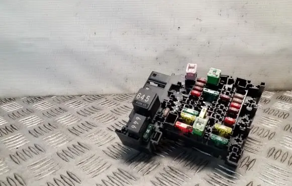 Skoda Superb B8 (3V) Fuse module 5Q0937615C