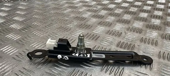 Toyota RAV 4 (XA40) Seat belt adjustment rail E563003