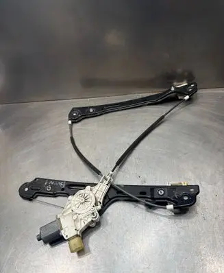 BMW 1 E81 E87 Front door window regulator with motor 7067795 7138465