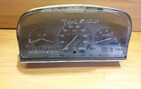 Seat Toledo I (1L) Speedometer (instrument cluster) 81117785 87001235