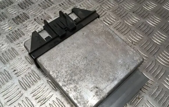Ford Mondeo Mk III Engine control unit/module I000287 E11I000287 5DLA