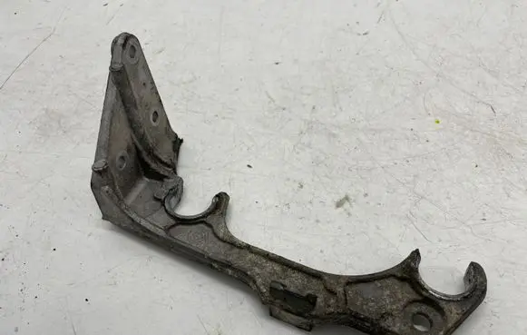 Mercedes-Benz C W204 Other engine bay part A6510940127