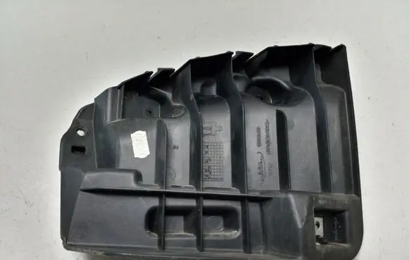Maserati Ghibli Bumper support mounting bracket corner 670004470