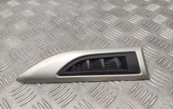 Chevrolet Captiva Fender grill 95027407