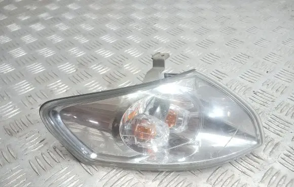 Mazda 626 Front indicator light