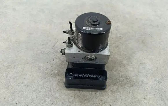 Volkswagen Golf V ABS Pump 