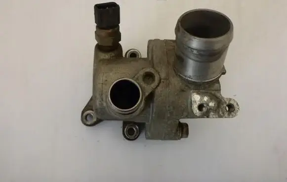 Hyundai ix35 Thermostat housing 