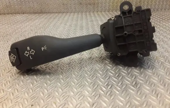 BMW X3 E83 Indicator stalk 8363668