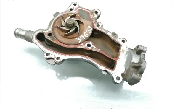 Opel Corsa D Water pump 55568032