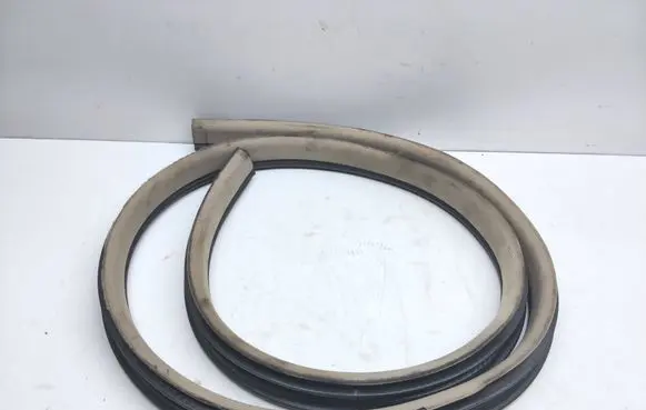 Mercedes-Benz E A207 Front door rubber seal A2076920376