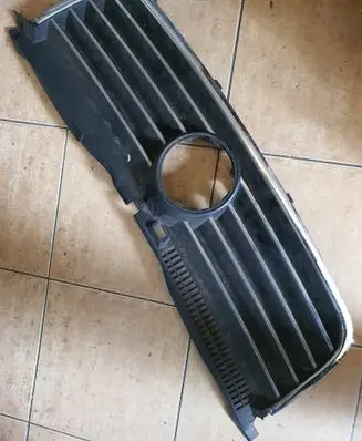 Volkswagen PASSAT B5 Front bumper upper radiator grill 3B0853651L 3B0853651K 3B0853651J
