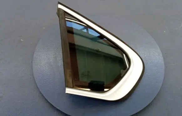 BMW X6 E71 Rear side window