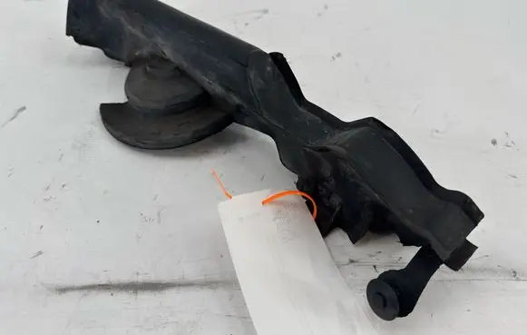 BMW 4 F32 F33 Engine compartment rubber 18068510