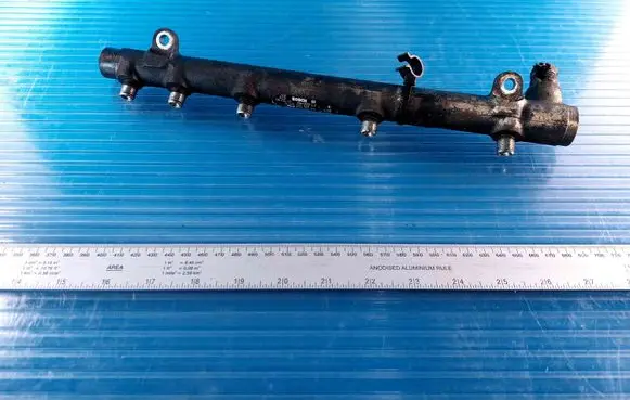 Mercedes-Benz Vito Viano W639 Fuel main line pipe 0445214038