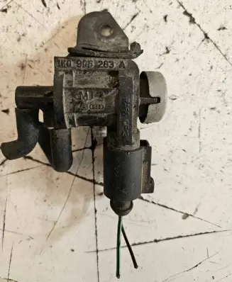 Audi A6 S6 C6 4F Turbo solenoid valve 1K0906283A