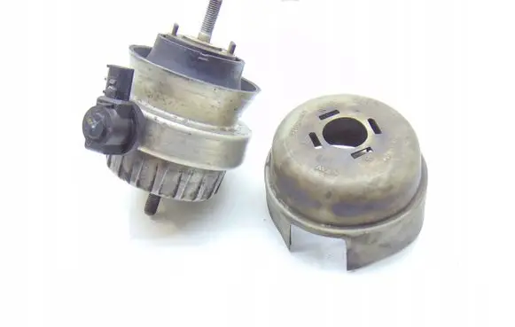 BMW 7 F01 F02 F03 F04 Engine mount bracket 4F0199379M