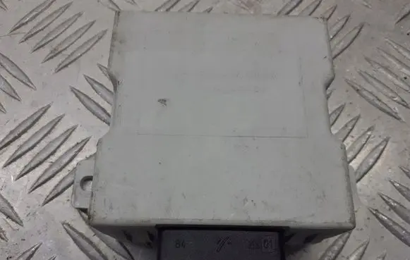 Toyota Avensis T250 Window wiper relay 150696