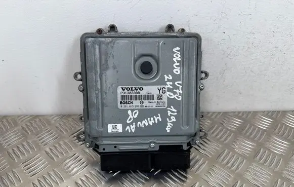 Volvo V70 Engine control unit/module P31303388 1039S33755 0281015286